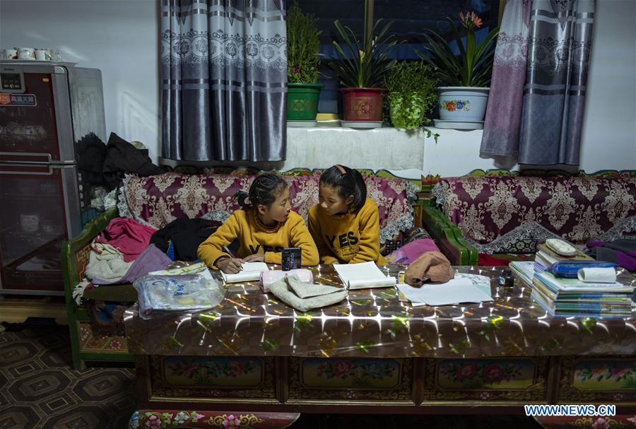 Pic story: family shakes off poverty in Shannan, Tibet