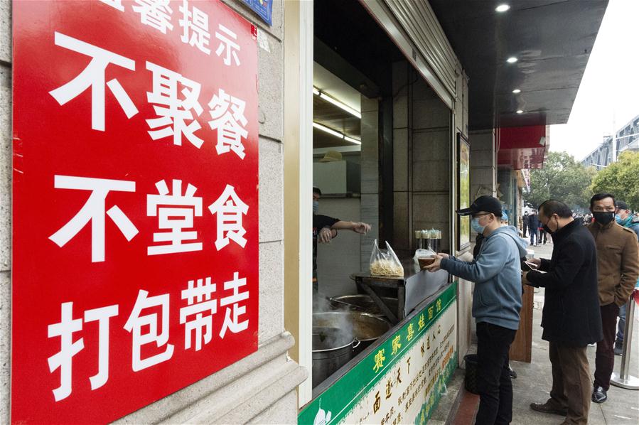 Beef noodles restaurants resume take-away business in Xiangyang, Hubei Province CHINA-HUBEI-XIANGYANG-BEEF NOODLES (CN)